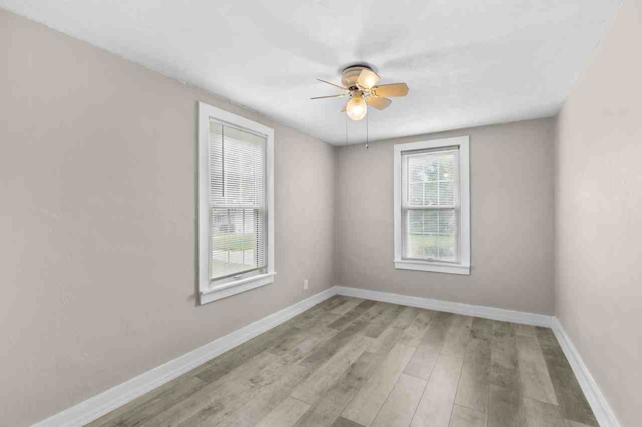 315 Averill Ave - Photo 6 of 19