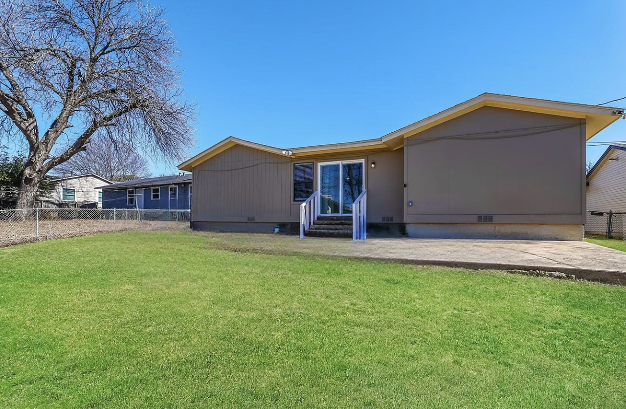 12126 Schroeder Rd - Photo 6 of 6