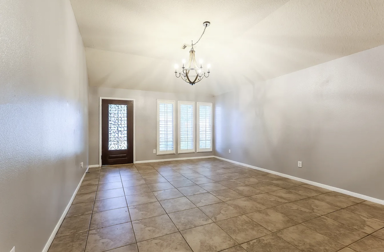 15412 Hickory Dale St - Photo 3 of 8