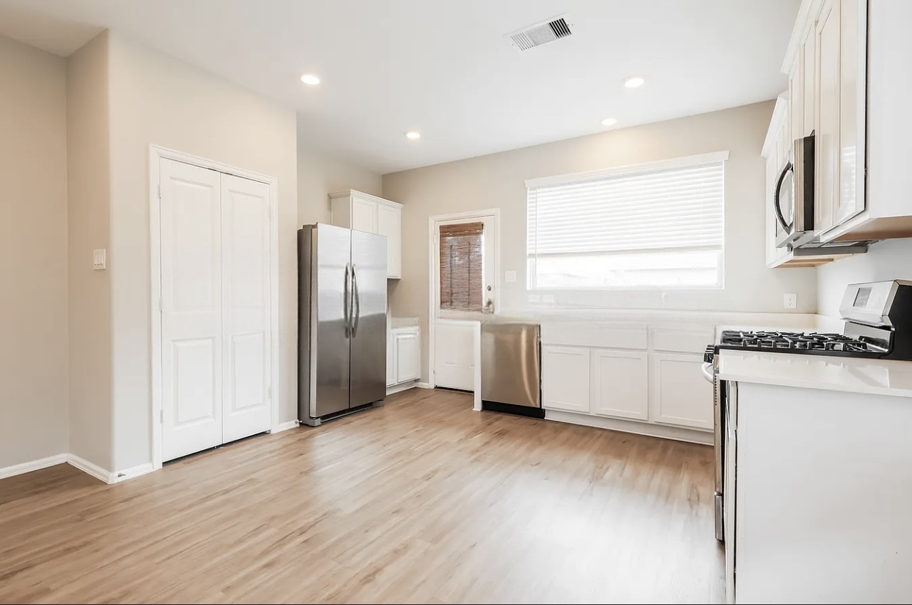 19436 Peppazzi Dr - Photo 2 of 6
