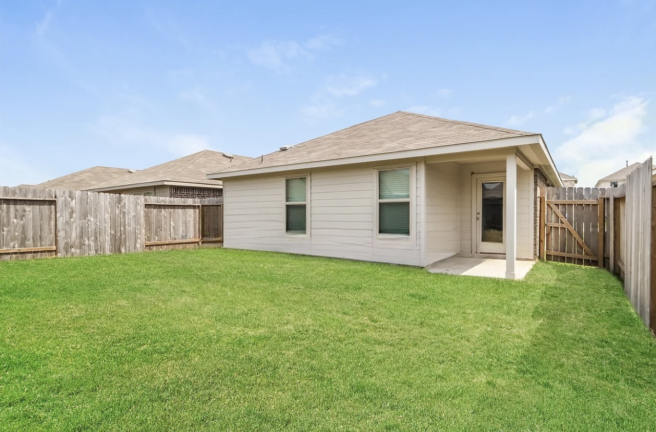 9946 Glenbrook Ln - Photo 6 of 6