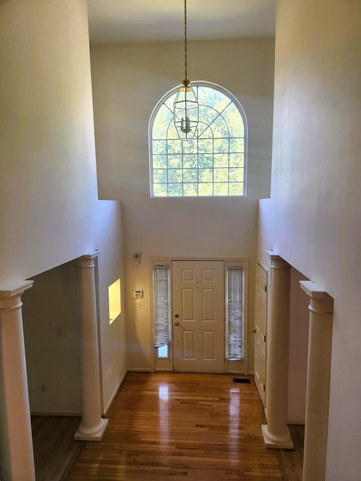 406 Clairborne St - Photo 3 of 39