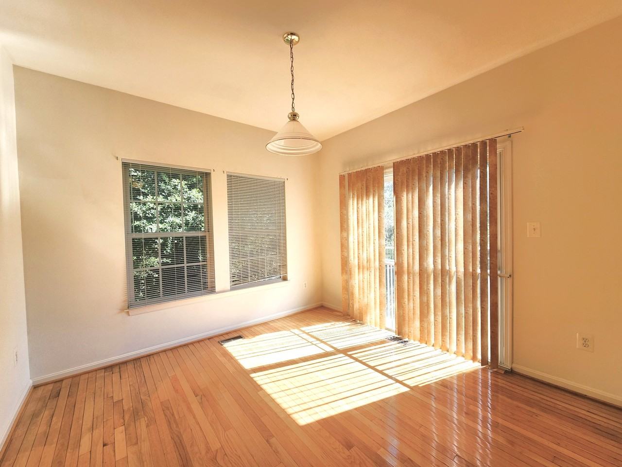 406 Clairborne St - Photo 6 of 39