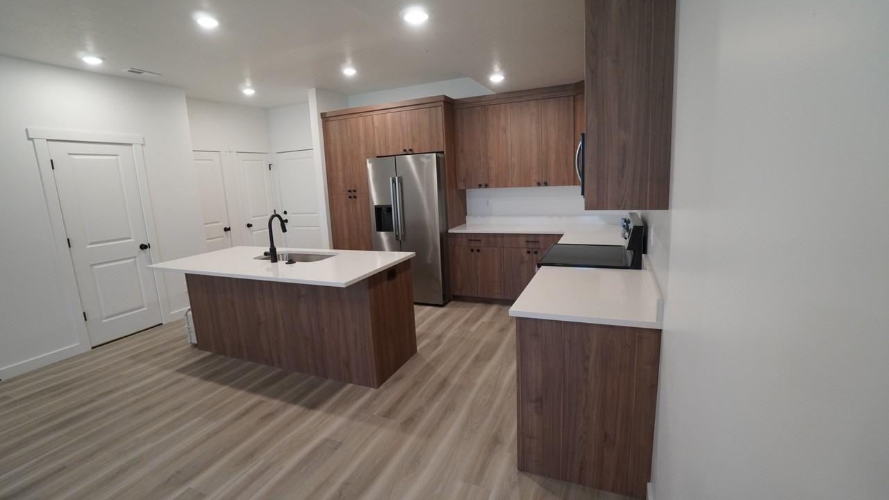 977 S Swoop Dr - Photo 2 of 25