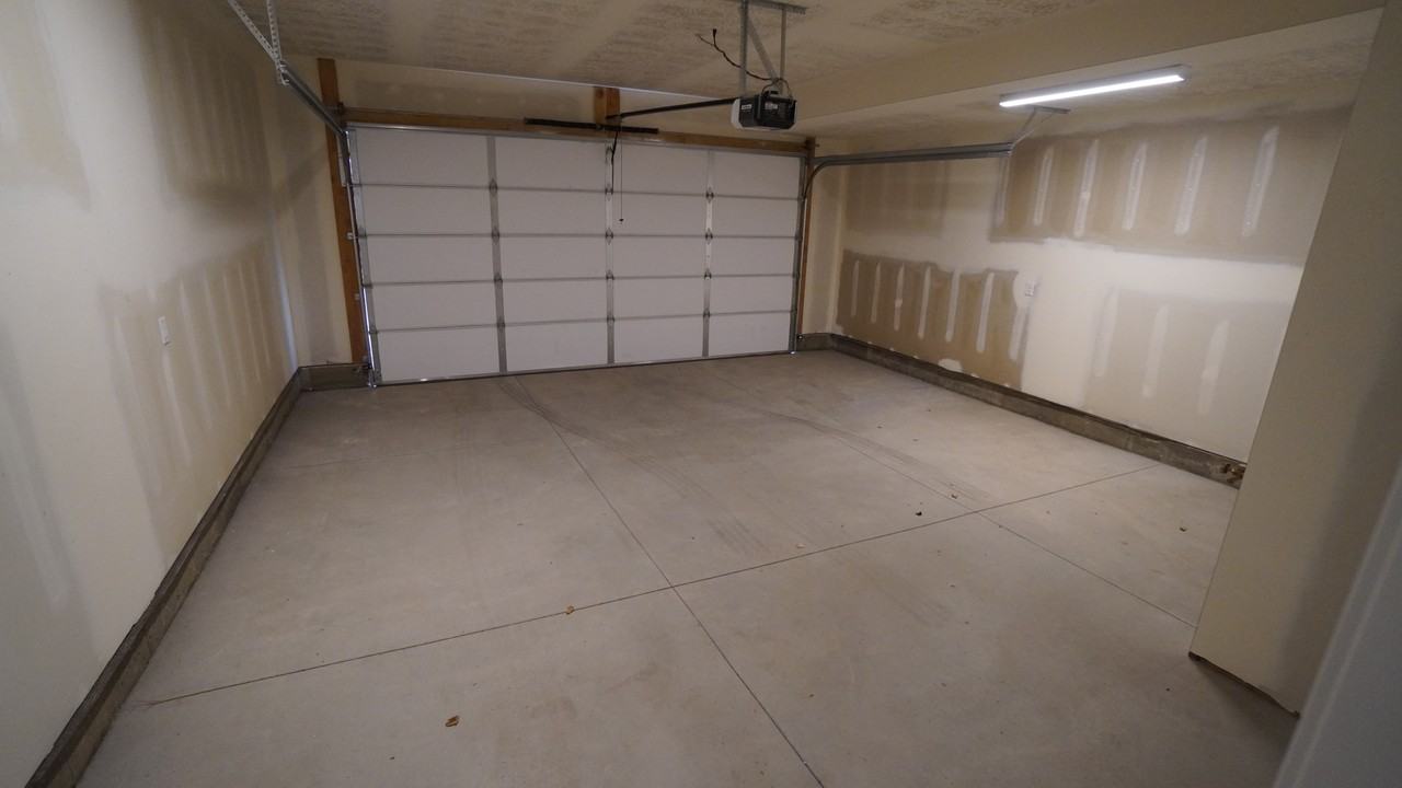 977 S Swoop Dr - Photo 4 of 25