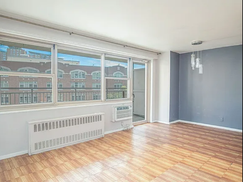 2925 W 5th St - Photo 2 of 10