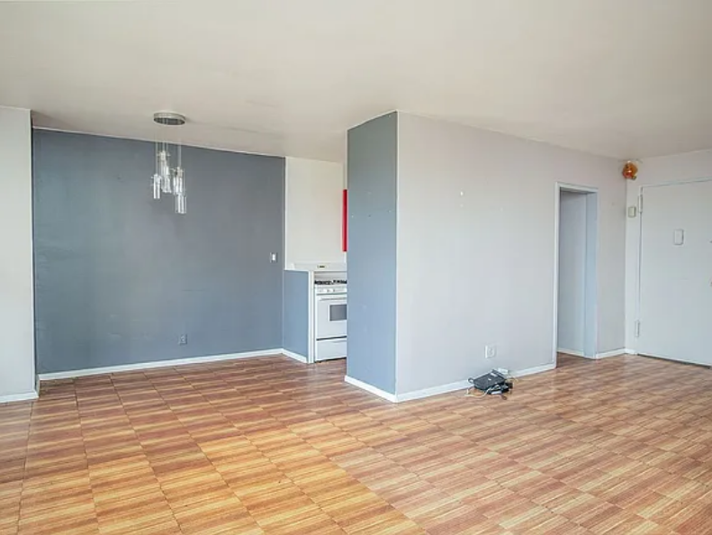 2925 W 5th St - Photo 3 of 10