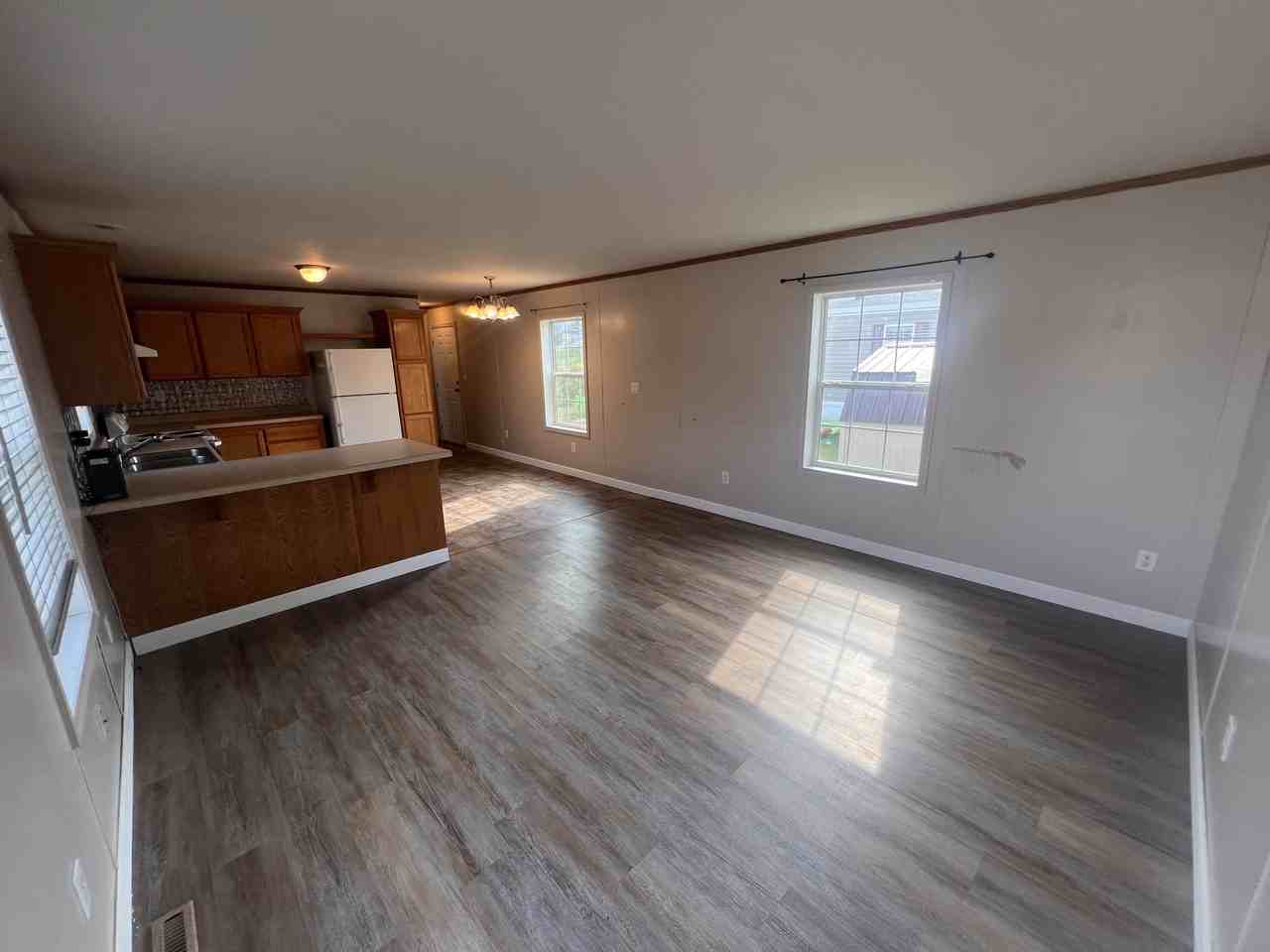 305 Fallon St - Photo 2 of 9