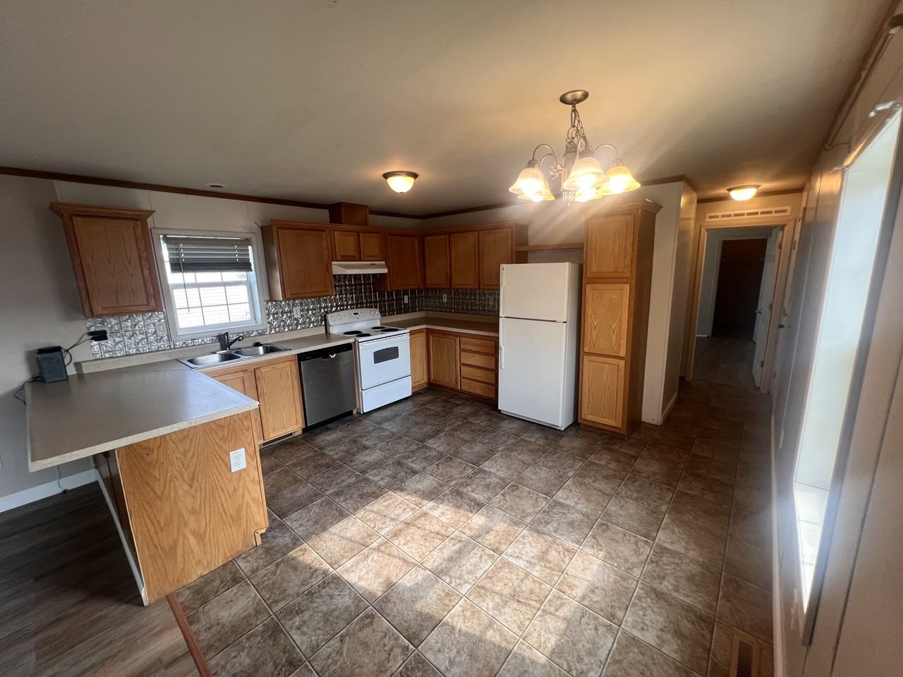 305 Fallon St - Photo 3 of 9