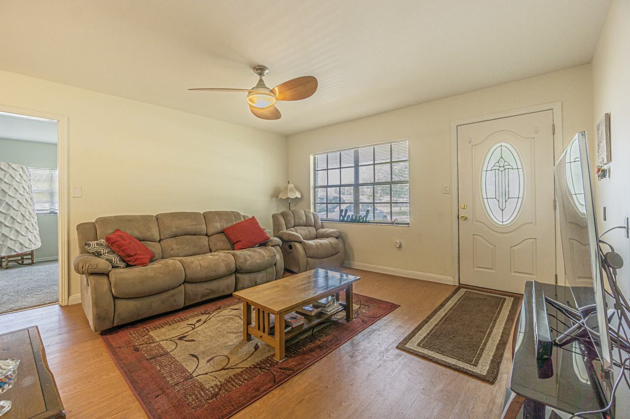 6201 S Adelia Ave - Photo 3 of 18