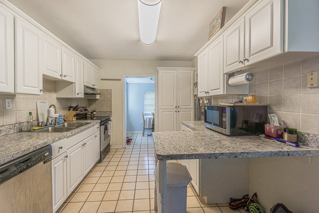 6201 S Adelia Ave - Photo 7 of 18