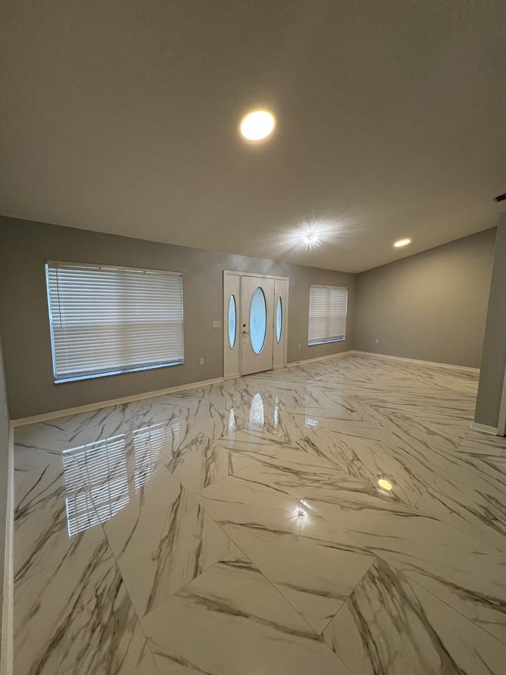 12474 Robin Ave - Photo 2 of 20
