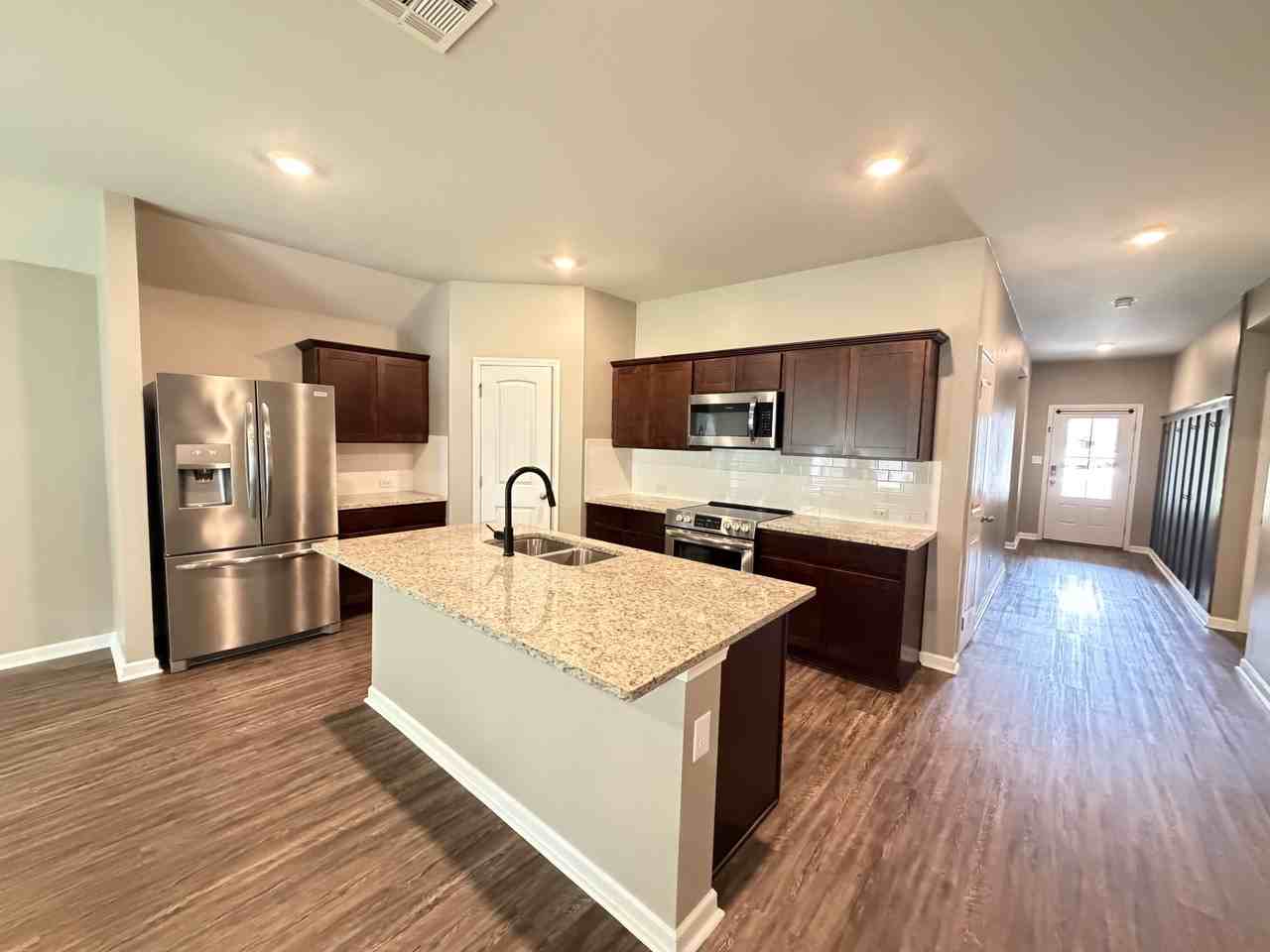 30891 Clearview Ct - Photo 3 of 16