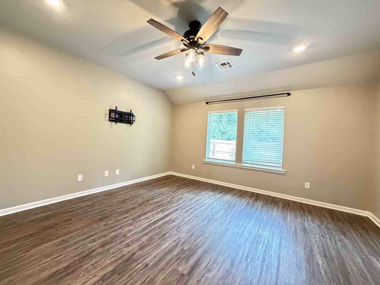 30891 Clearview Ct - Photo 5 of 16