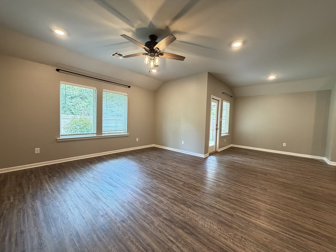 30891 Clearview Ct - Photo 6 of 16