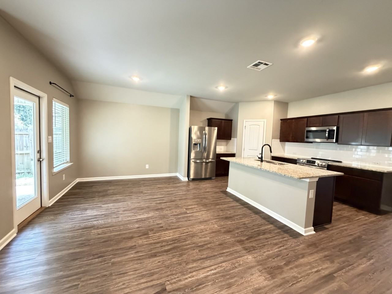 30891 Clearview Ct - Photo 7 of 16