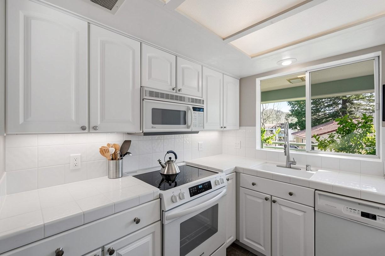 1501 Ptarmigan Dr #1C - Photo 7 of 16