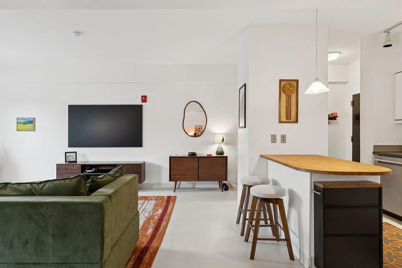 21 Chestnut St #203 - Photo 4 of 21