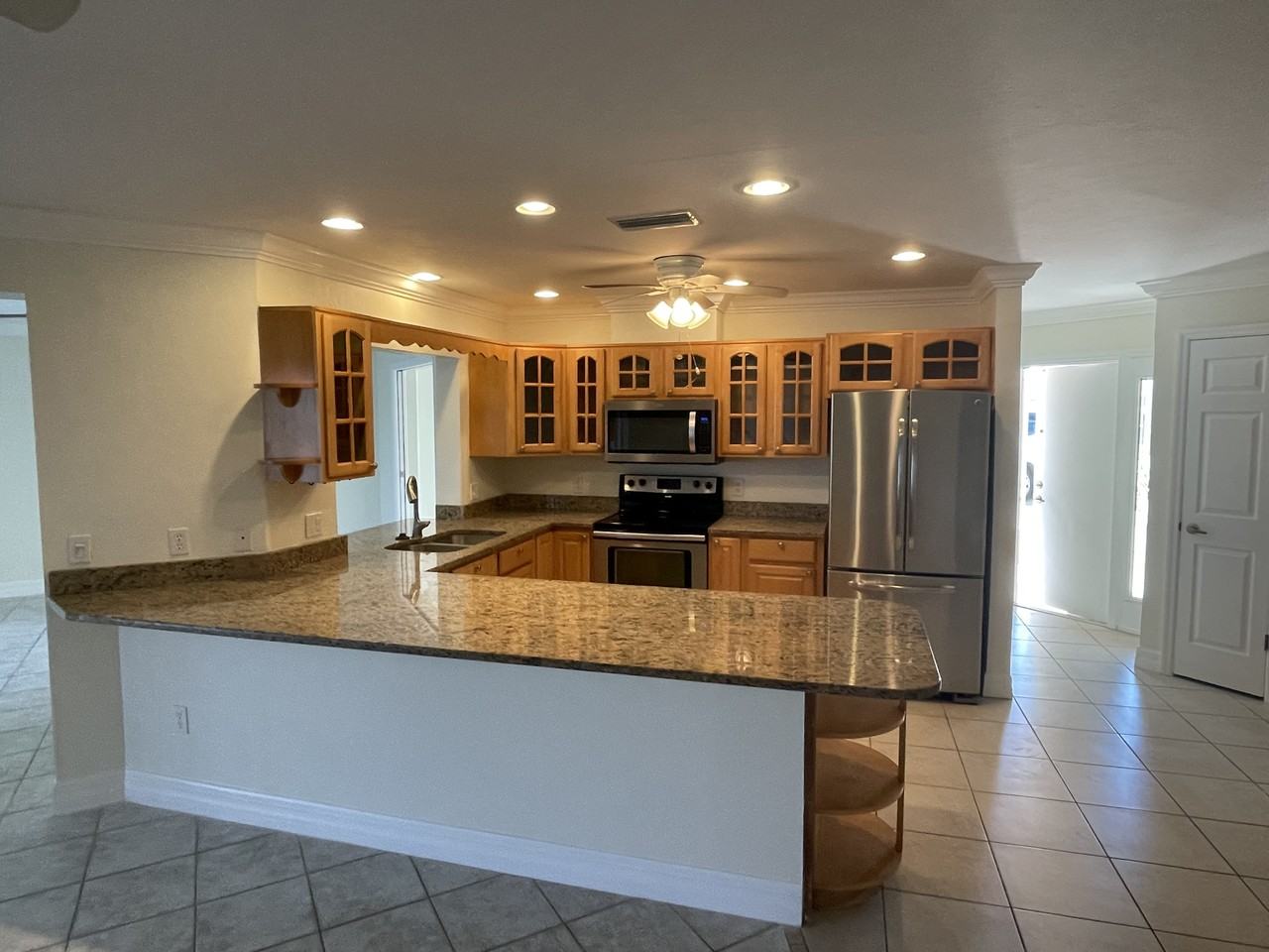 5346 Colony Ct - Photo 2 of 37