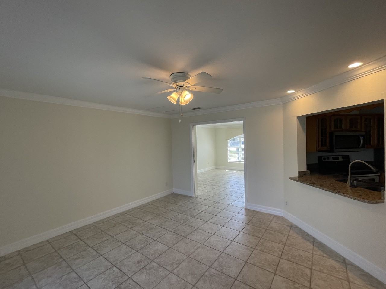 5346 Colony Ct - Photo 6 of 37