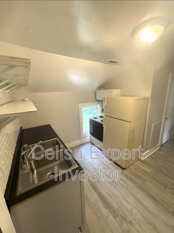 2401 Miner St #3 - Photo 6 of 6