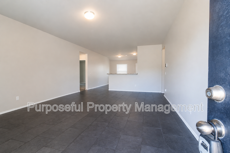 1809 W Antler Way - Photo 3 of 29