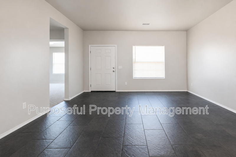 1809 W Antler Way - Photo 5 of 29