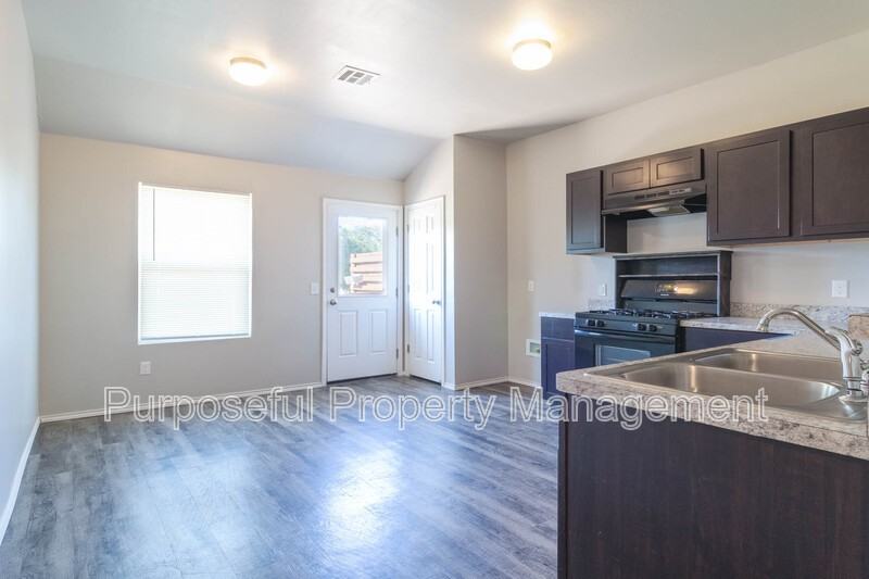 1809 W Antler Way - Photo 6 of 29