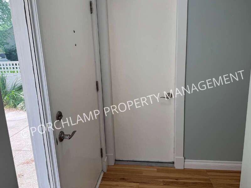 17460 Dunewood Ct #B - Photo 5 of 26