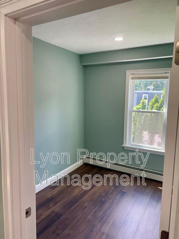 1 Grant Ave #2R - Photo 7 of 25