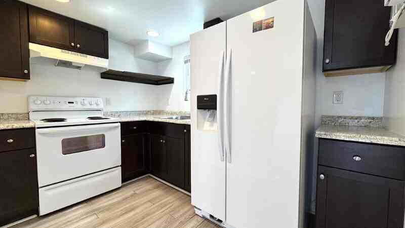 215 N Wild Olive Ave #1 - Photo 3 of 28