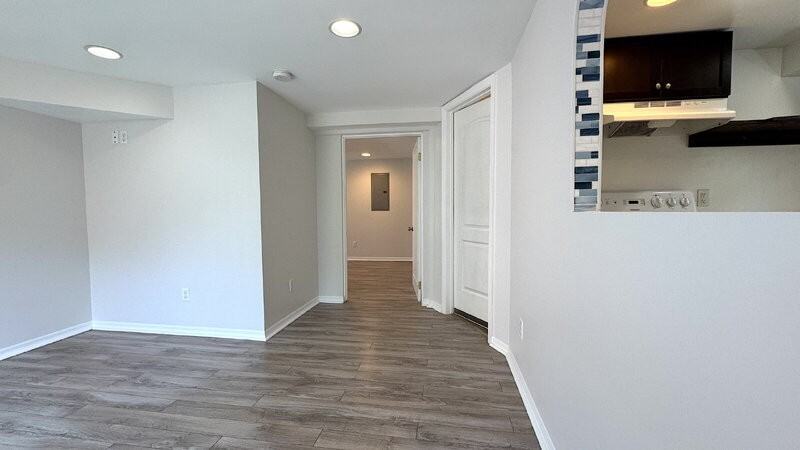 215 N Wild Olive Ave #1 - Photo 5 of 28