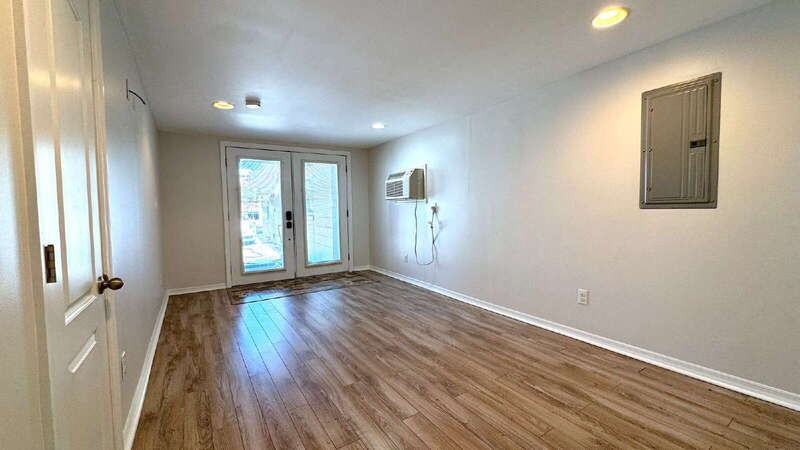 215 N Wild Olive Ave #1 - Photo 6 of 28