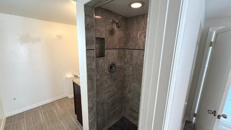 215 N Wild Olive Ave #1 - Photo 7 of 28