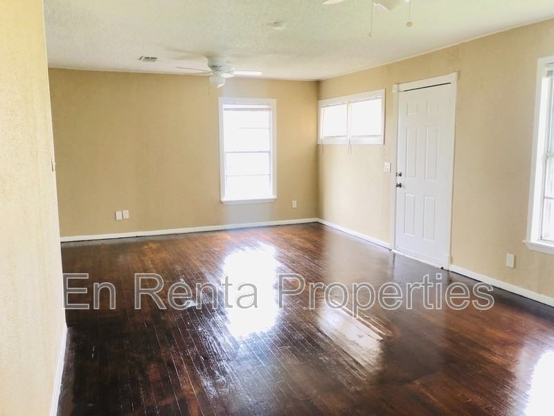 6037 Graham St - Photo 6 of 12