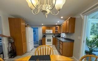 8 Healey Brook Dr - Photo 5 of 16