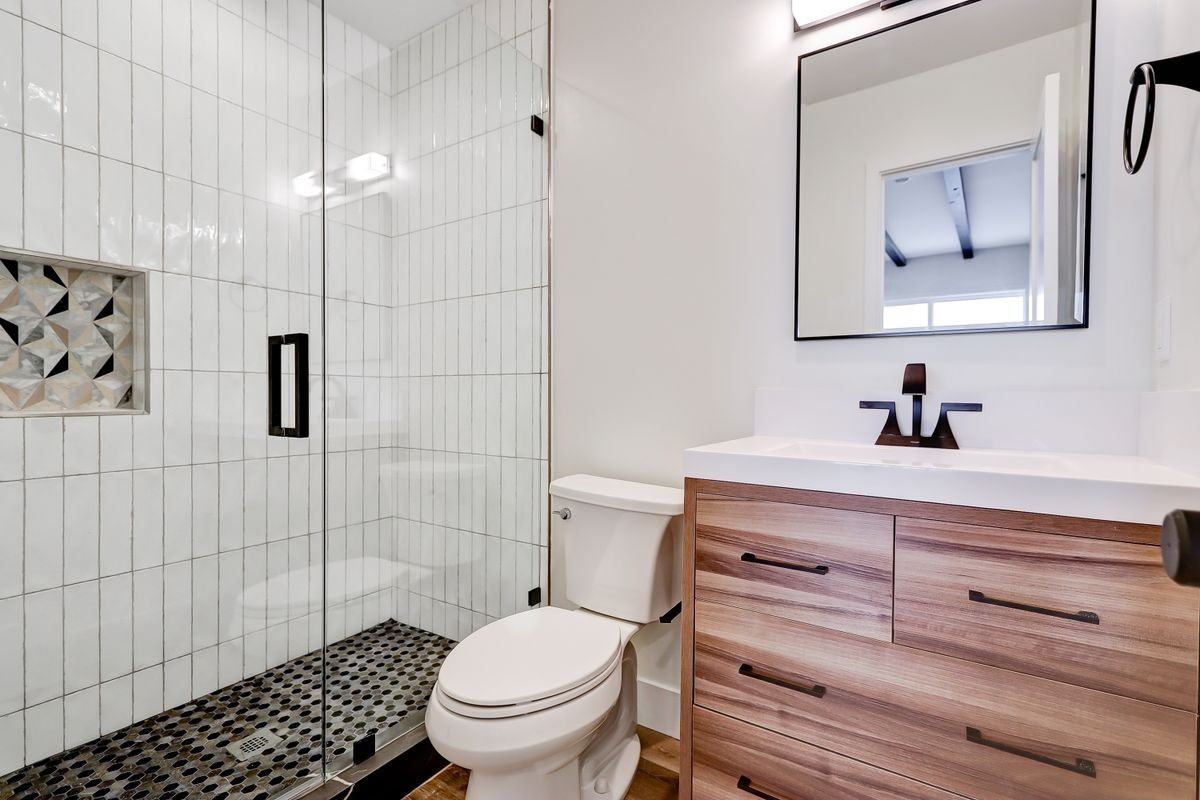 1919 Harriman Ln ##3 - Photo 5 of 20