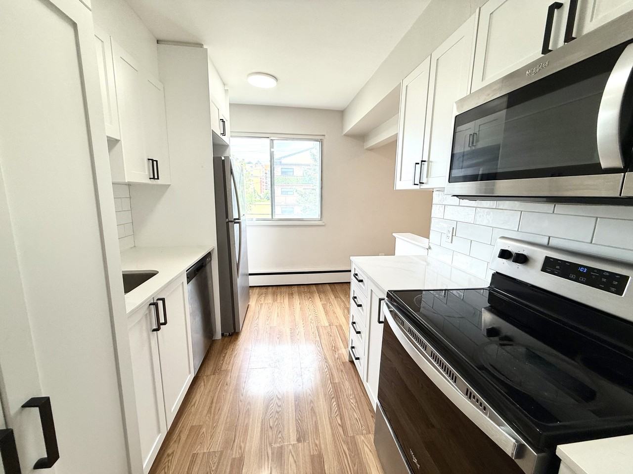 10 West Park Ave - Photo 5 of 6