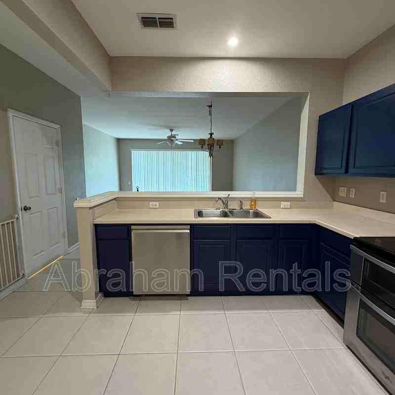 5004 Hawkstone Dr - Photo 3 of 15