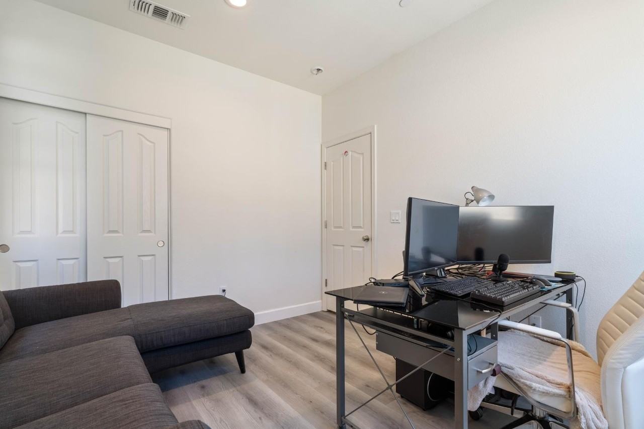7071 N Mariposa Ct #NA - Photo 6 of 11