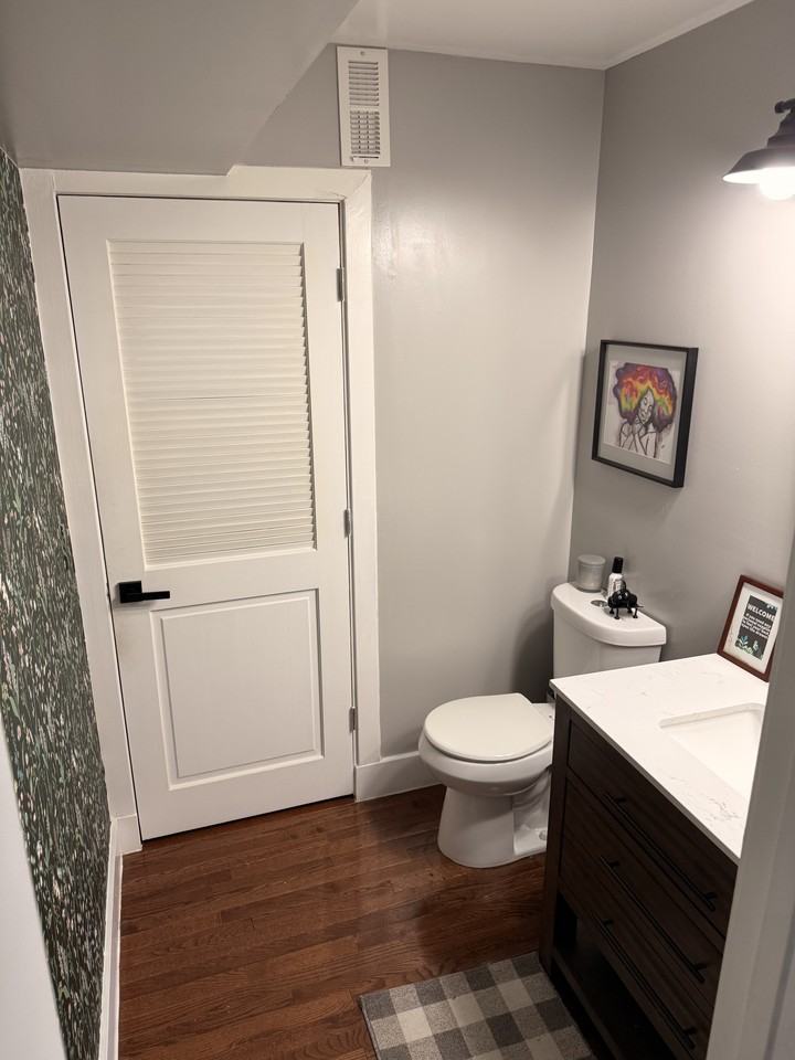 1307 Hamlin St Ne #NA - Photo 6 of 20
