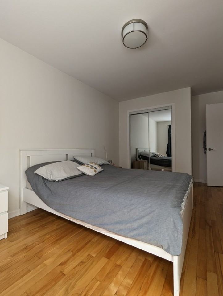 5015 18E Avenue #2 - Photo 6 of 15