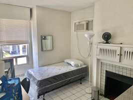 featured image of 101 Spadina Road ##000
