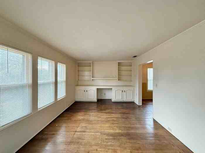 809 Jefferson St - Photo 5 of 19