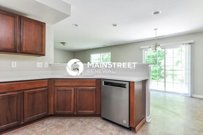 1435 Cairo Way - Photo 7 of 17