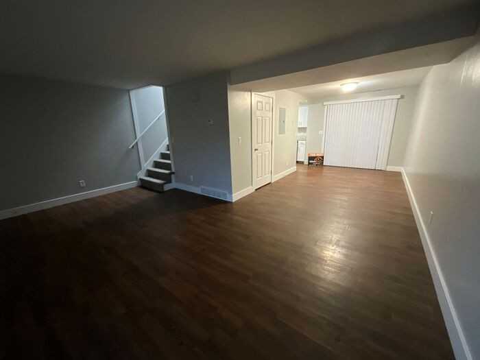 906 E 1225 N - Photo 4 of 11