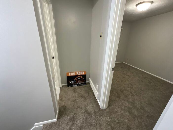 906 E 1225 N - Photo 7 of 11