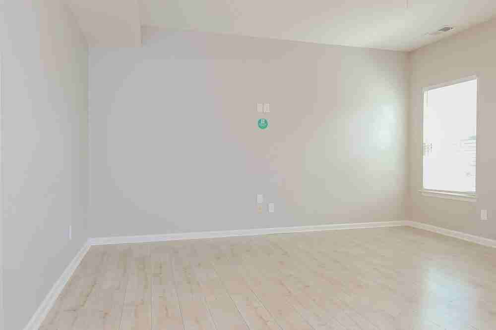2212 Ambergate Dr - Photo 4 of 17