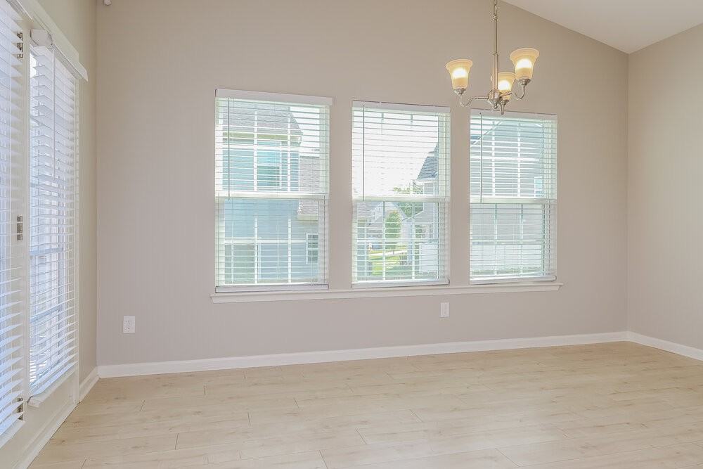 2212 Ambergate Dr - Photo 5 of 17