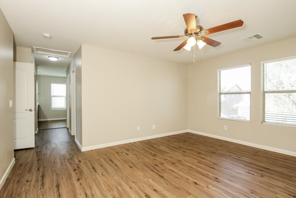 12121 W Avenida Del Rey - Photo 4 of 17